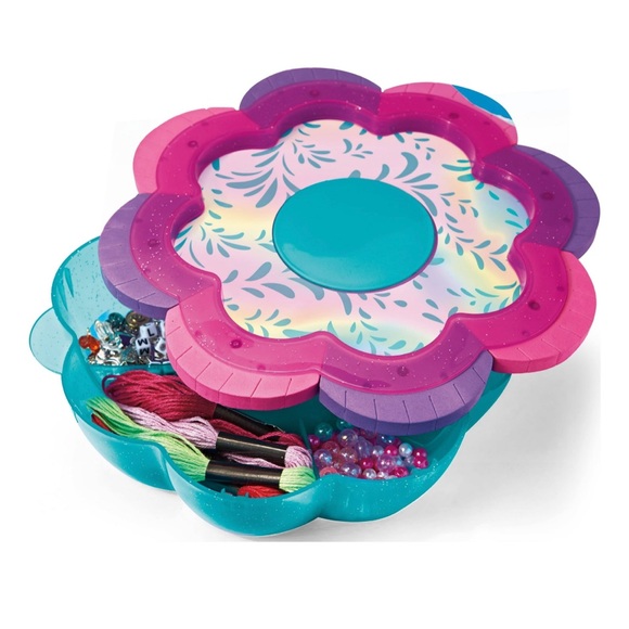 Cra-Z-Art Be Inspired Ultimate Bracelet Studio, 41 Piece Kit - Picture 5 of 12